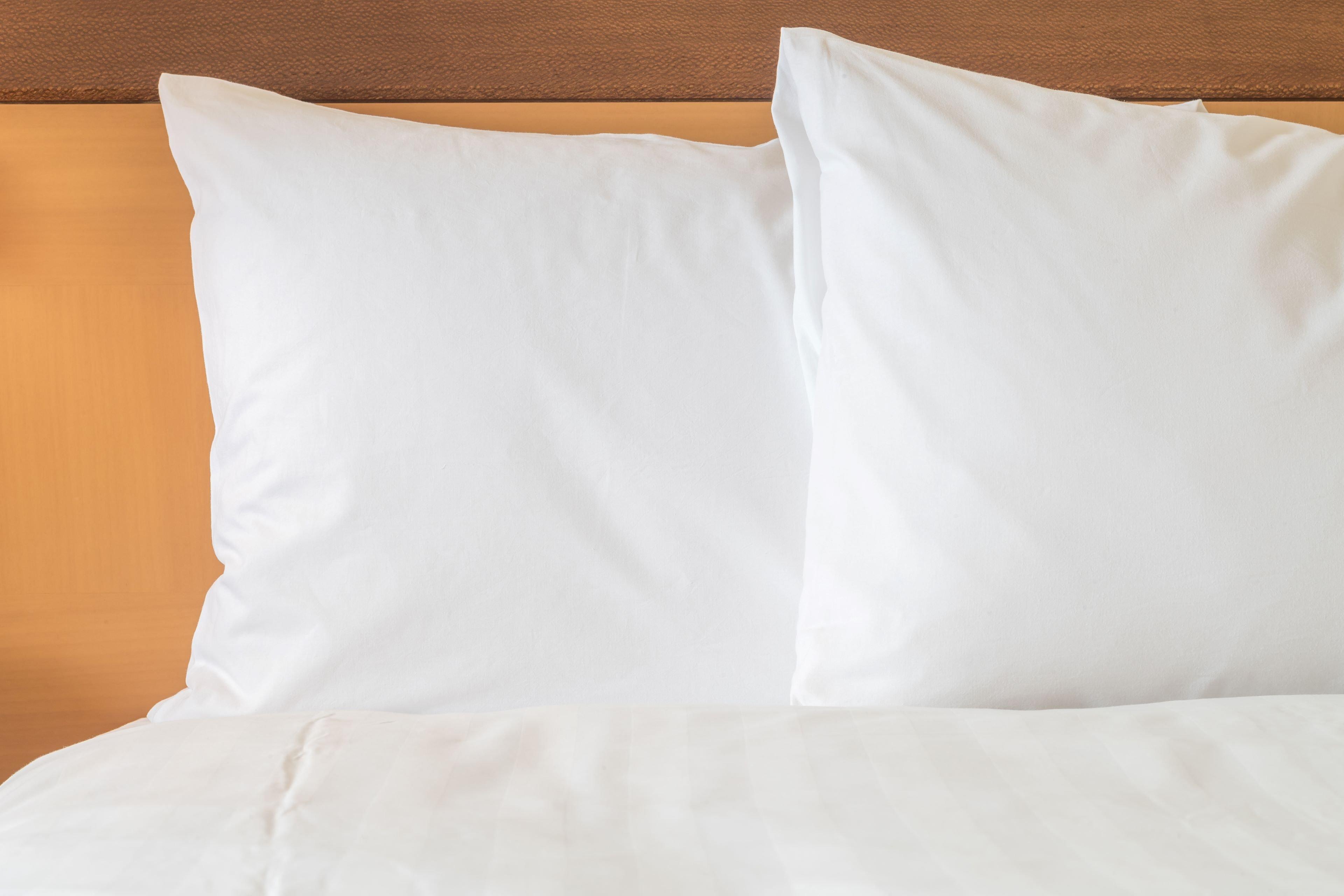 Crowne Plaza - Borjomi By Ihg Hotel Eksteriør billede Two pillows on a bed