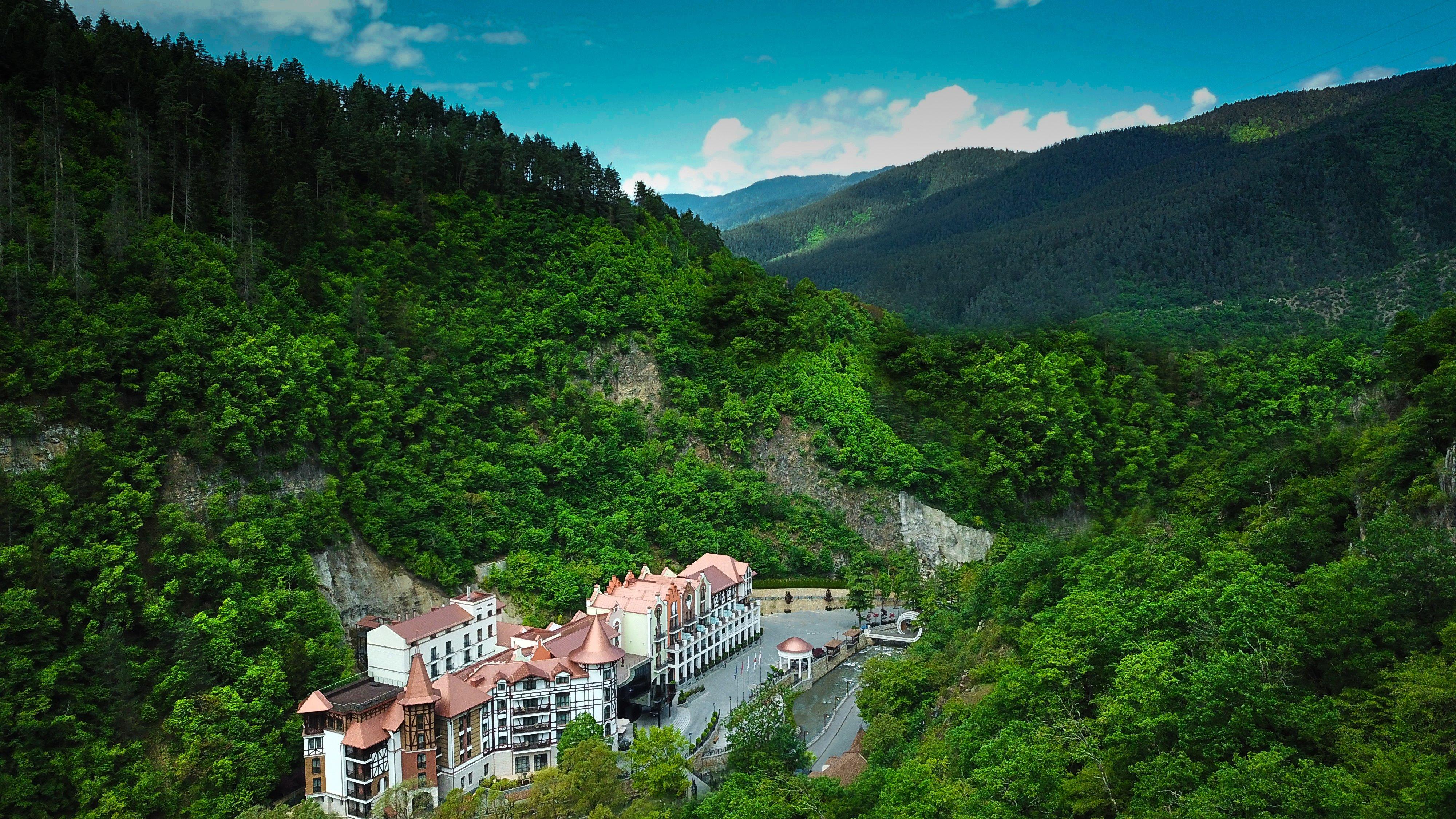 Crowne Plaza - Borjomi By Ihg Hotel Eksteriør billede The resort