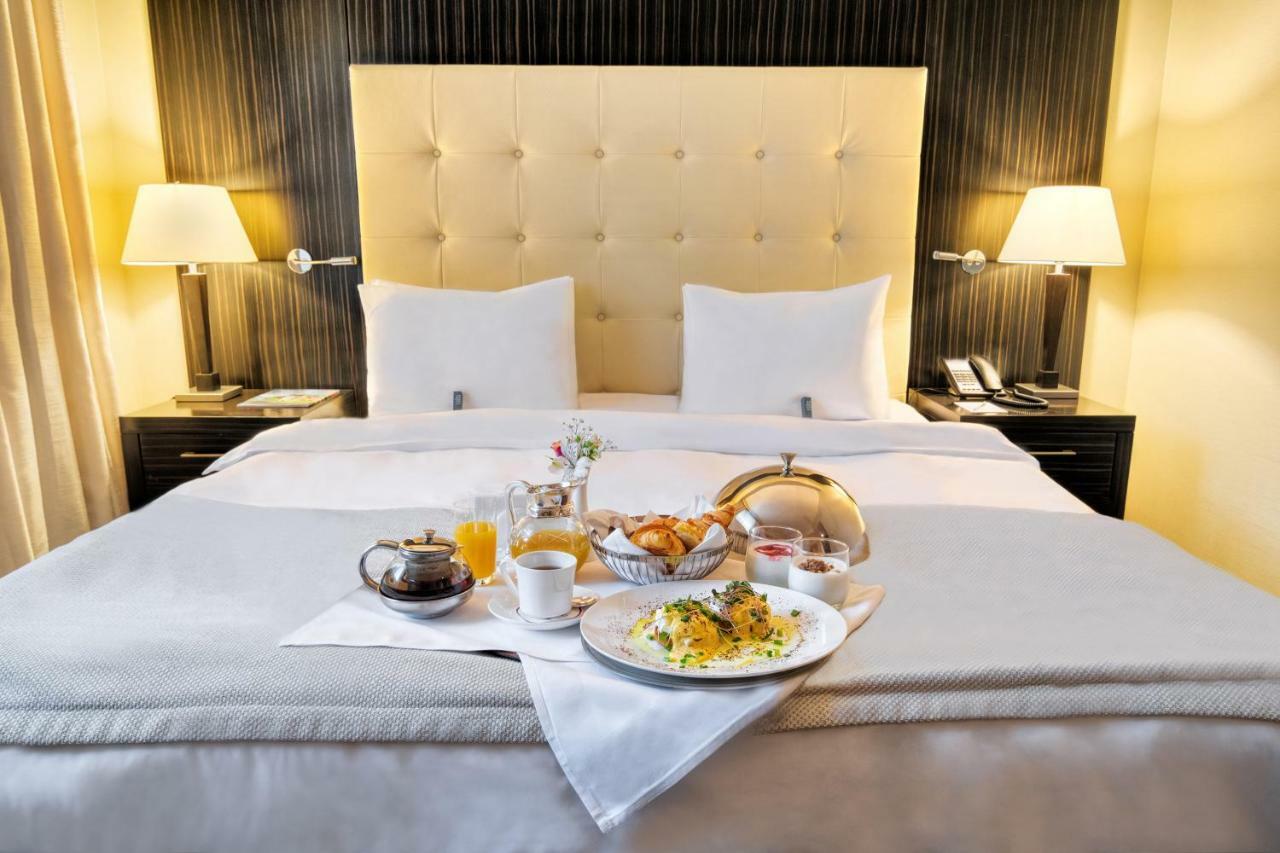 Crowne Plaza - Borjomi By Ihg Hotel Eksteriør billede Room service
